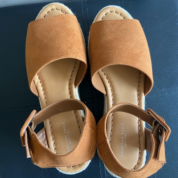 American Eagle Outfitters Platform Wedge. - Picture 1 of 2